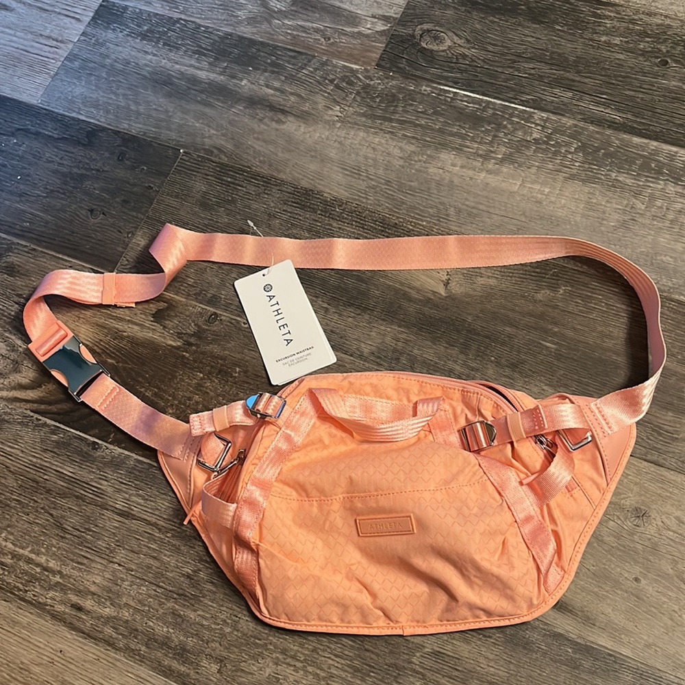 Athleta Excursion Waistbag in Spring Pink - Picture 7 of 9